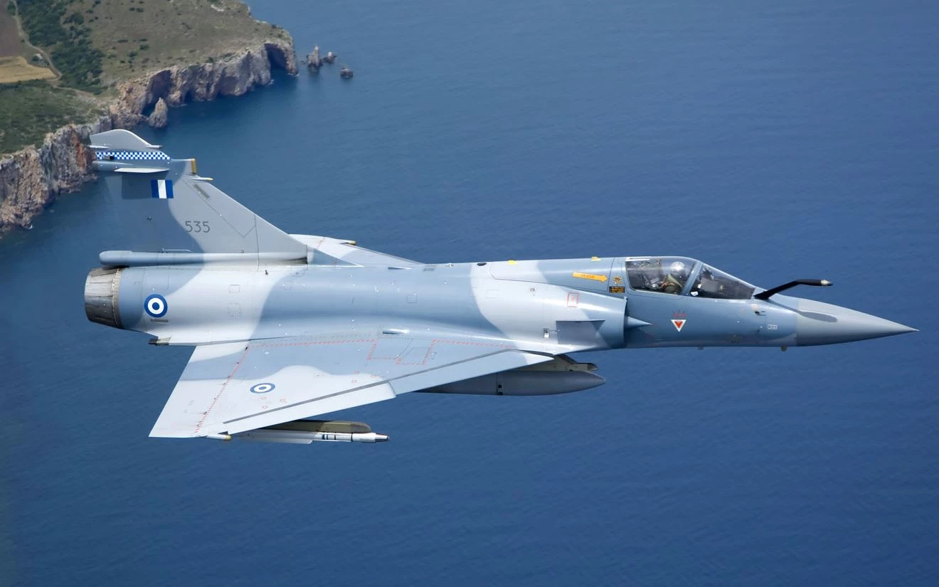 Όταν τα Mirage-2000 κάνουν μια πτήση να μοιάζει με χορογραφία – Εκπληκτικό βίντεο